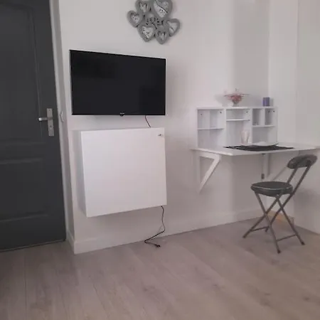 Studette Centre Historique Refait A Neuf 2022 Apartment Frejus